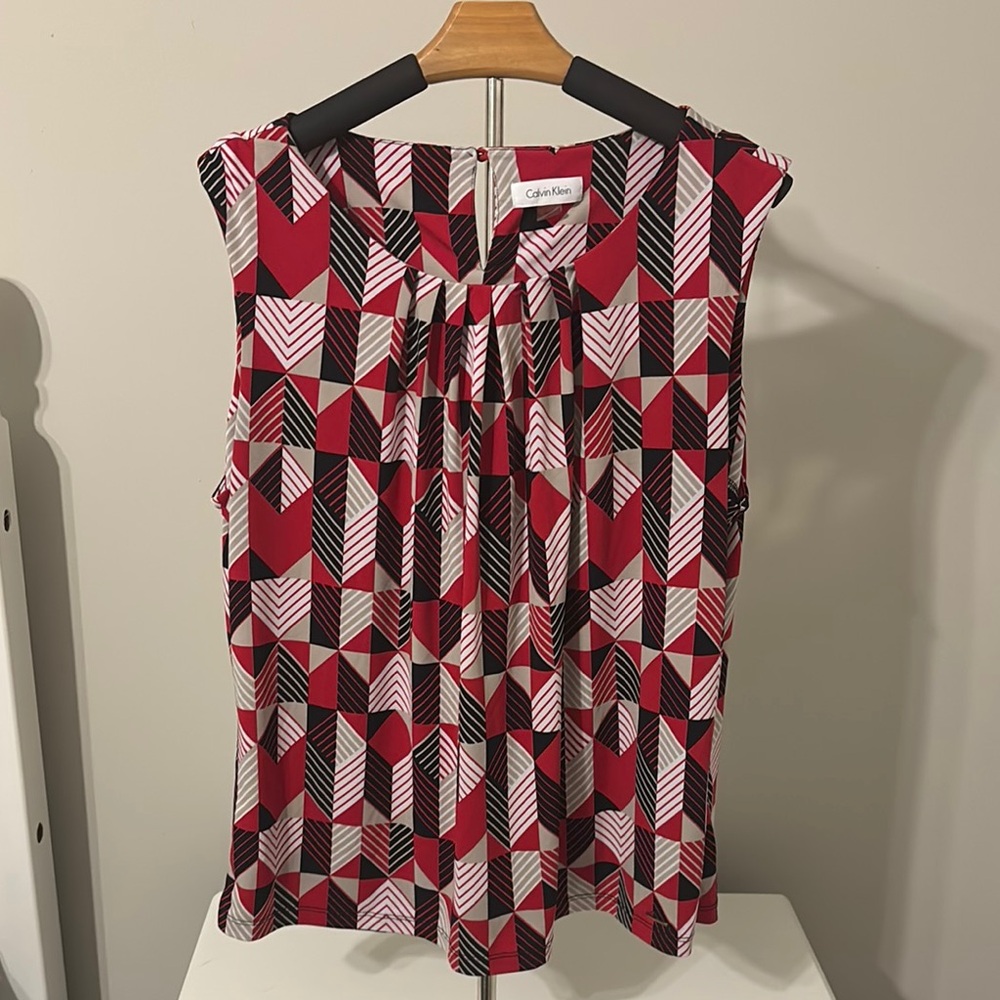 Calvin Klein Women's Geometric Red and Black Top